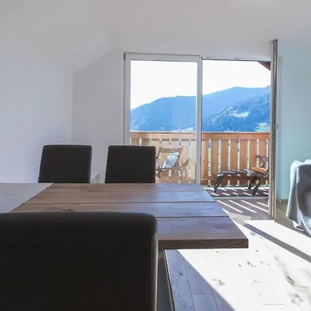 Poetzelberghof Apartment
